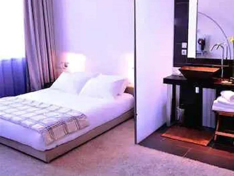 טולוז Hotel Les Bains Douches 3*,