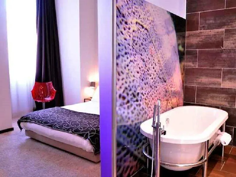טולוז Hotel Les Bains Douches